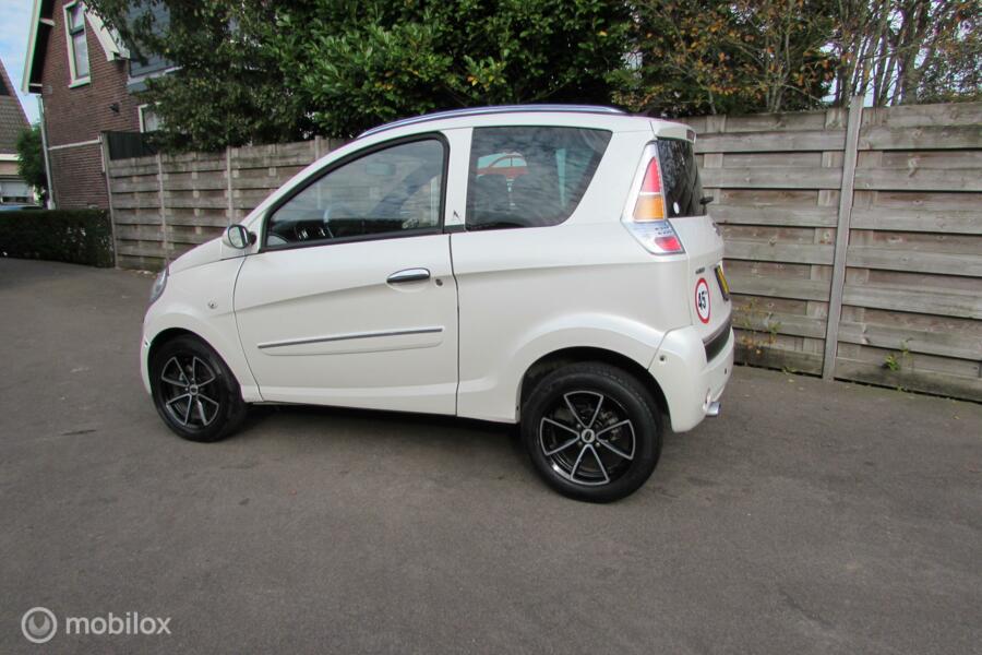 Microcar Brommobiel M.GO Paris DCI