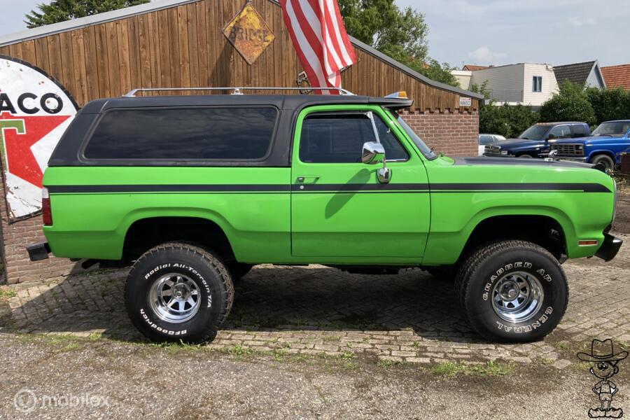 Dodge Ramcharger w100 w200 400 bigblock cabrio lpg