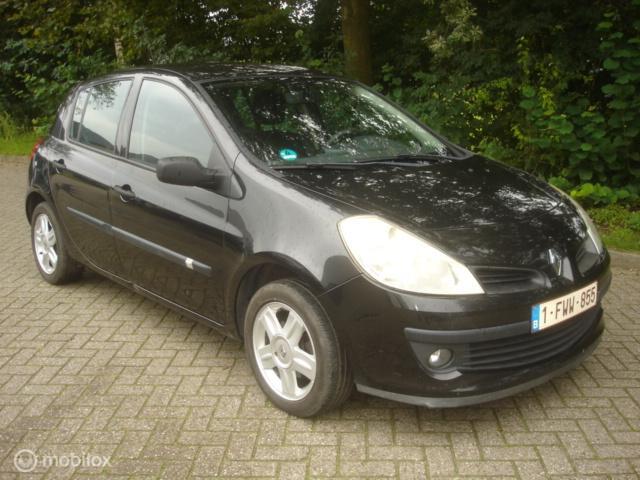 Renault Clio 1.2 TCE  Airco. Loopt stationair onregelmatig