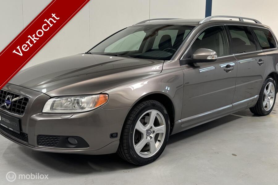 Volvo V70 2.5FT Summum AUTOMAAT / LEER