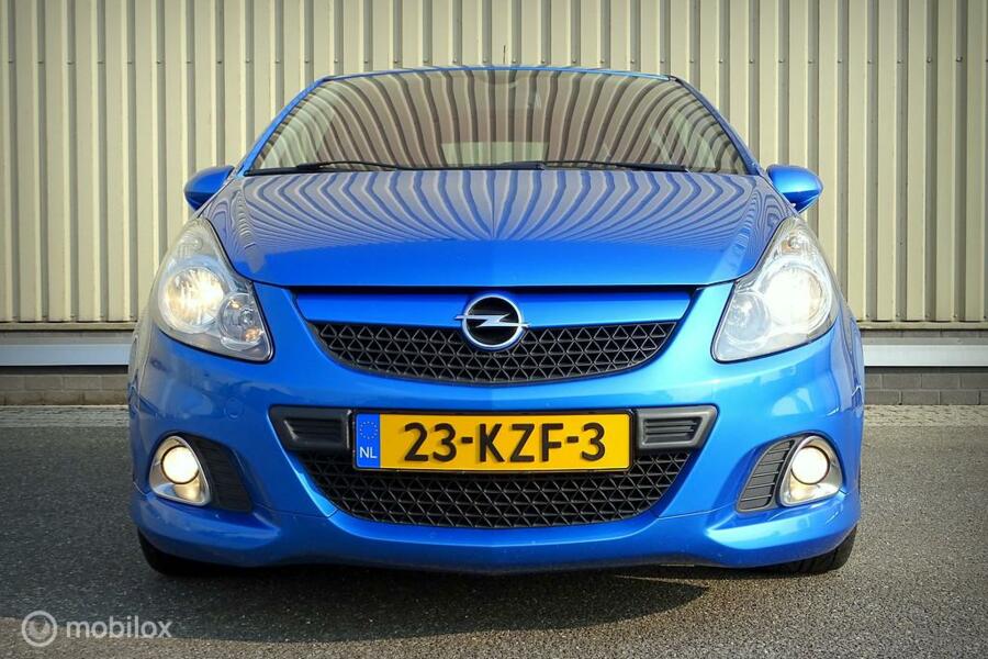 Opel Corsa 1.6-16V Turbo OPC