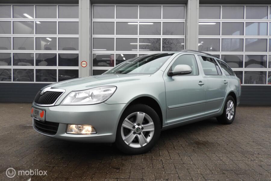 Skoda Octavia Combi 1.4 TSI Ambition , stoelverwarming