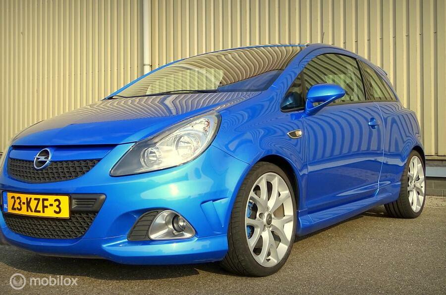 Opel Corsa 1.6-16V Turbo OPC