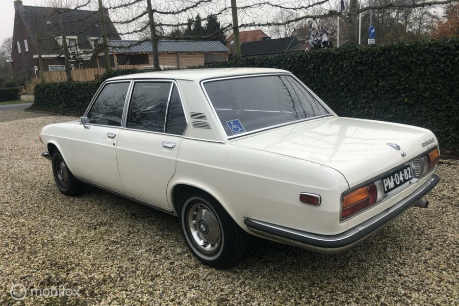 BMW 2500 Sedan