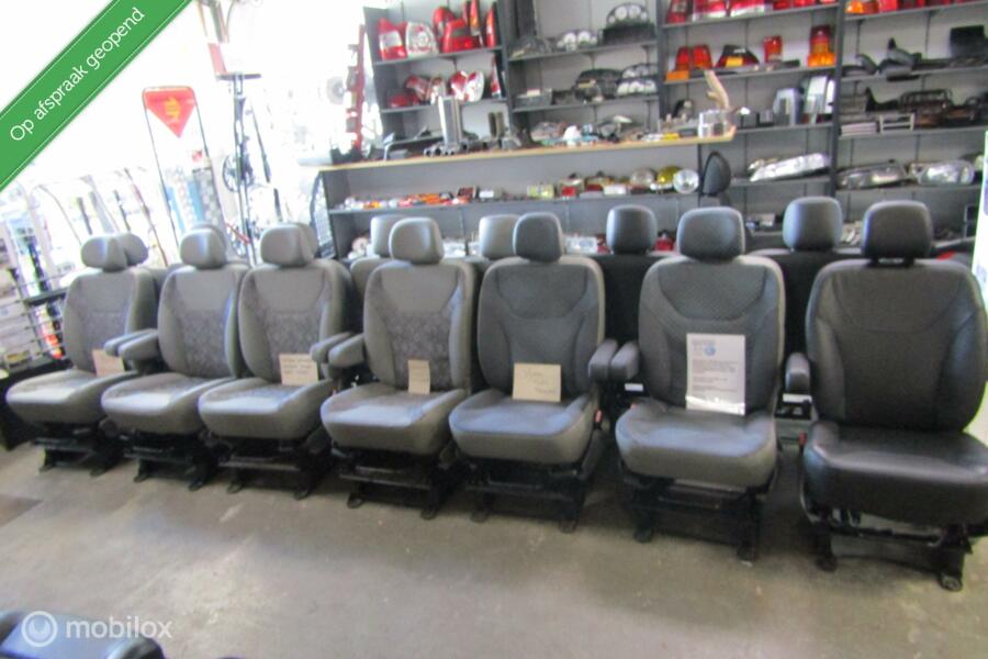 Stoel stoelen + armleuningen  Opel Vivaro bj 2001 tm 2014