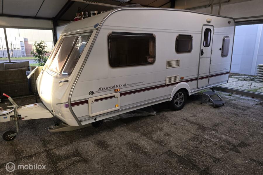 Swift SPEEDBIRD 490 2E PINKSTER OPEN Voortent mover  wc