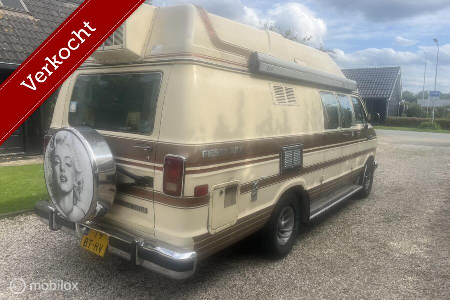 Dodge b250 fiesta camper