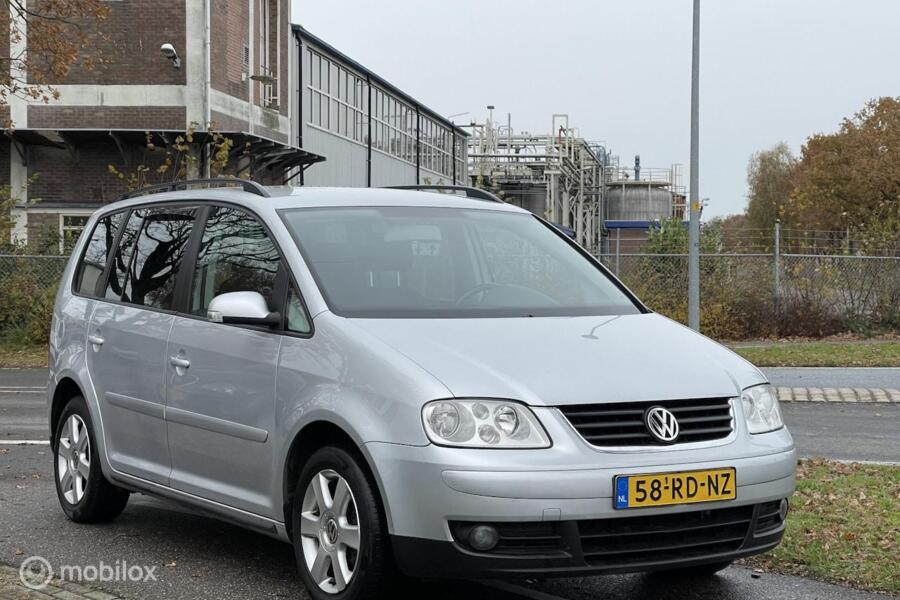 Volkswagen Touran 1.6-16V FSI Athene | AUTOMAAT | Nieuwe Banden | APK Nieuw | Navigatie | Cruise Control | T