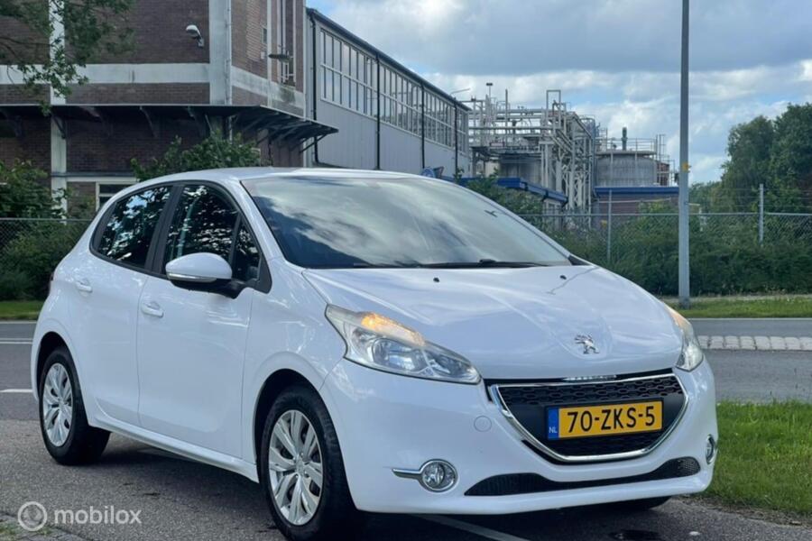 Peugeot 208 1.2 VTi Blue Lease | Navigatie | 5 Deurs | Airco | Parkeersensoren | Cruise Control |
