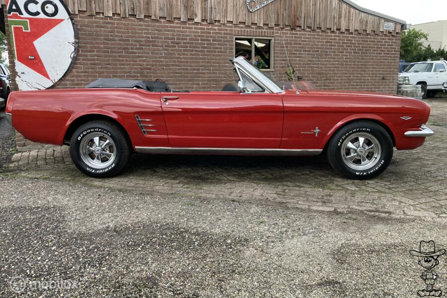 Ford USA mustang convertible v8 c-code
