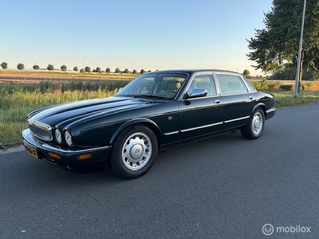 Daimler 4.0 4.0 V8
