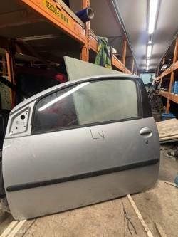 Voordeur links linksvoor grijs Toyota Aygo I ('05-'14)