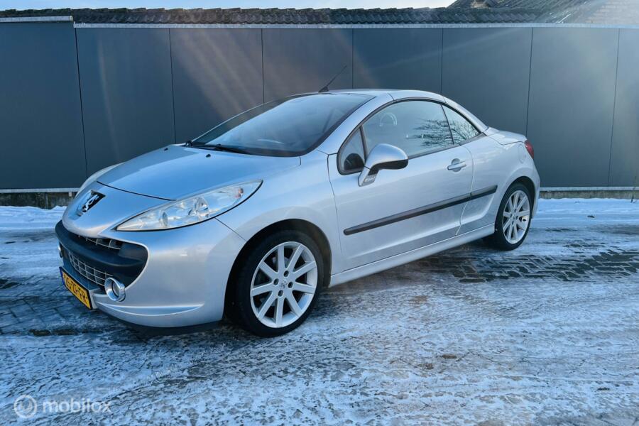 Peugeot 207 CC 1.6 VTi Féline/automaat/clima/trekhaak/17inch