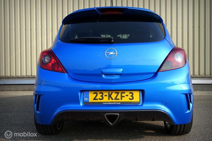 Opel Corsa 1.6-16V Turbo OPC