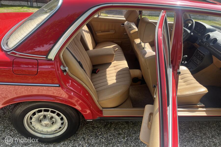 Mercedes 240 D