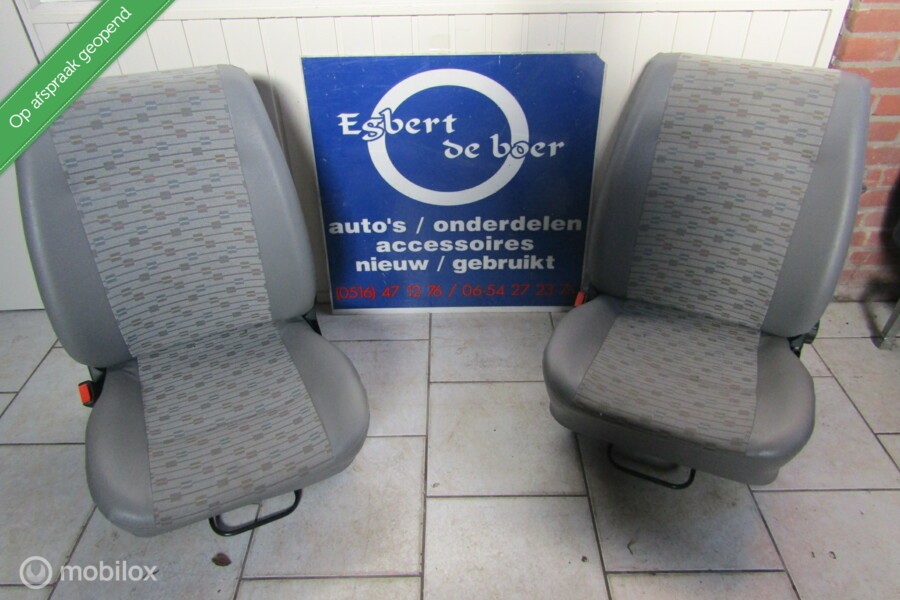 2x Stoel + rails voor camper bus etc rugleuning verstelbaar