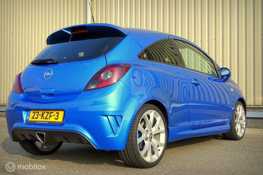 Opel Corsa 1.6-16V Turbo OPC