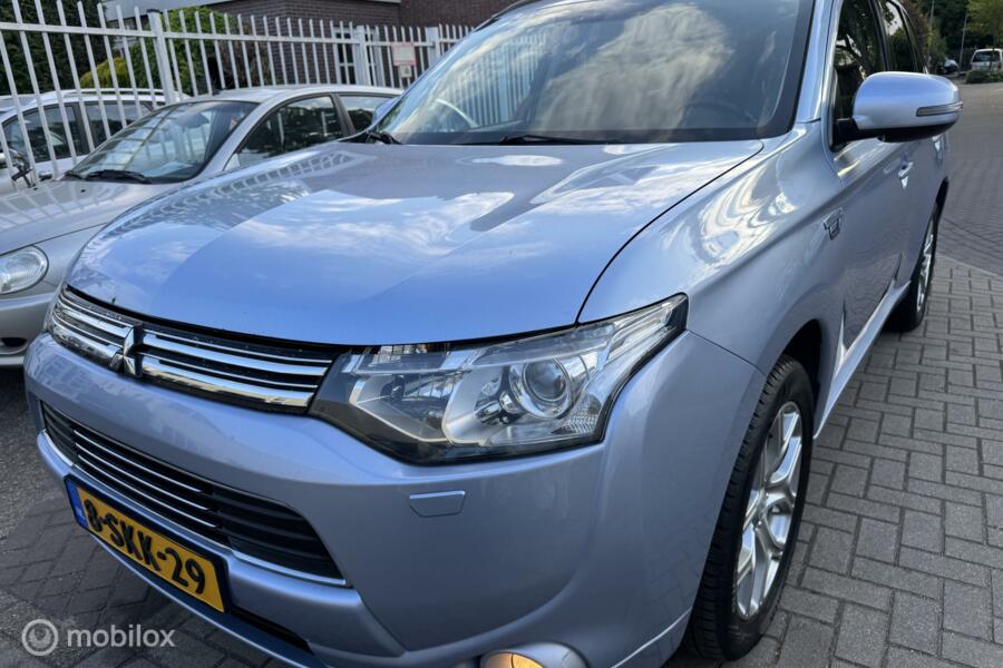 Mitsubishi Outlander 2.0 PHEV Intense +