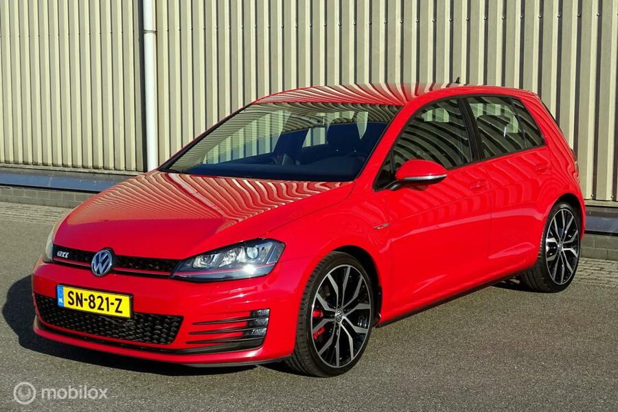 Volkswagen Golf 2.0 TSI GTI