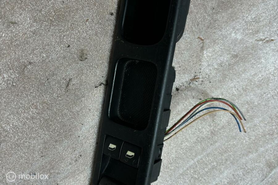 Raamschakelaar  linksvoor Peugeot 307