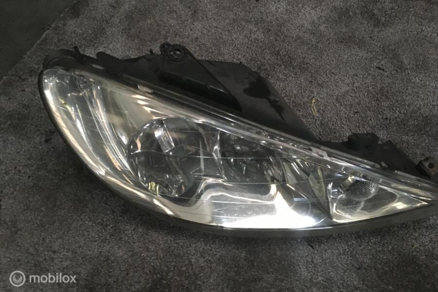 Koplamp rechts Peugeot 206 ('98-'09)