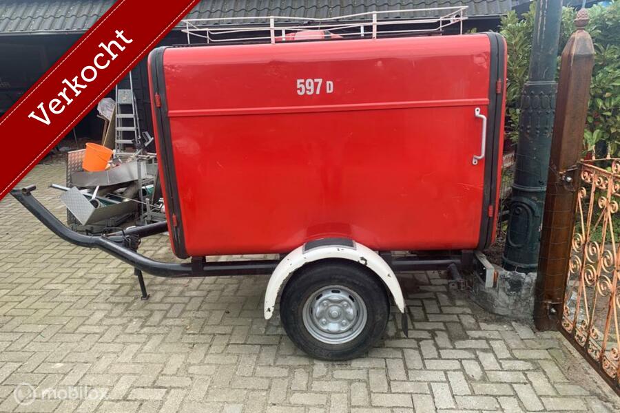 Oldtimer gesloten aanhangwagen uit 1972  superstaat klassiek