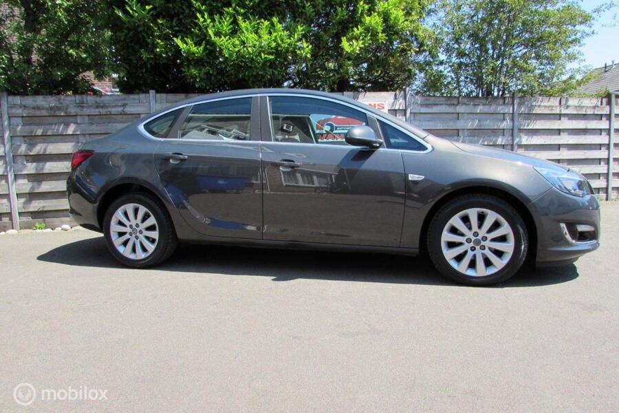Opel Astra 1.4 Turbo Cosmo Automaat