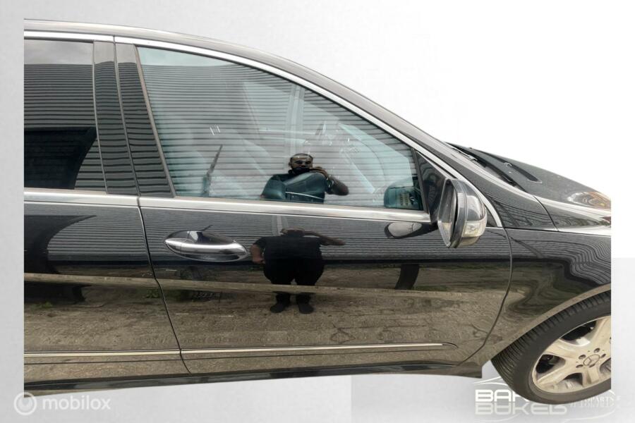 Portier rechtsvoor Mercedes R-klasse W251 C197