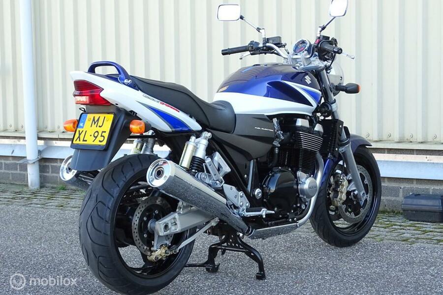 Suzuki GSX 1400 K4