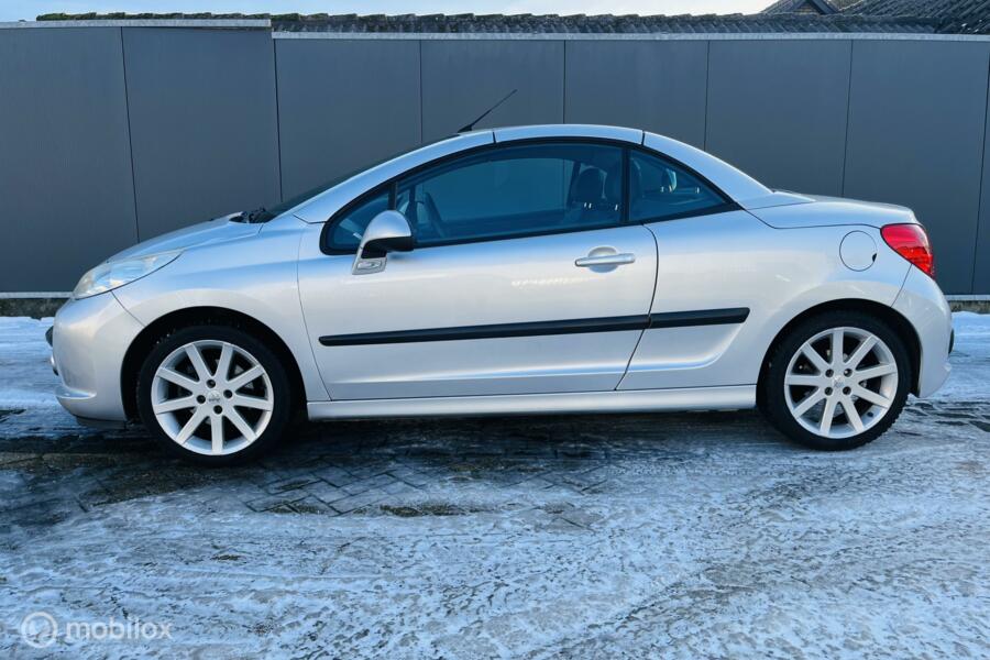 Peugeot 207 CC 1.6 VTi Féline/automaat/clima/trekhaak/17inch