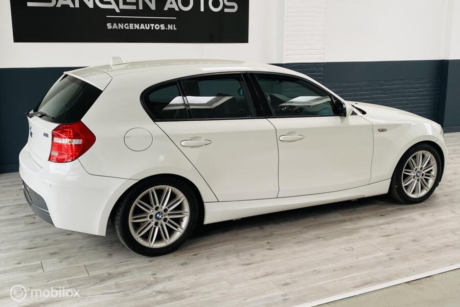 BMW 1-serie  Business Line/M pakket interieur en exterieur