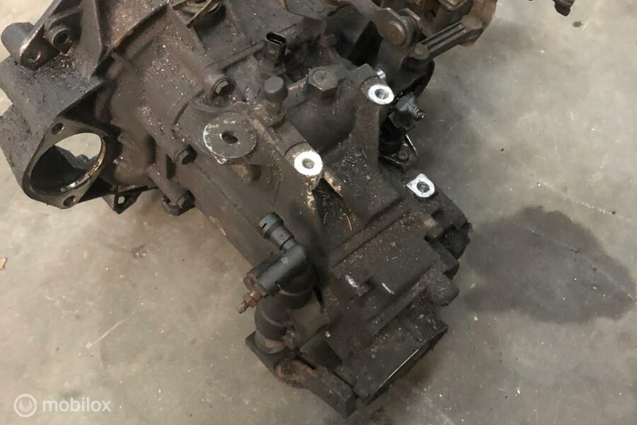 5-versnellingsbak  Volkswagen Golf IV 1.4-16V