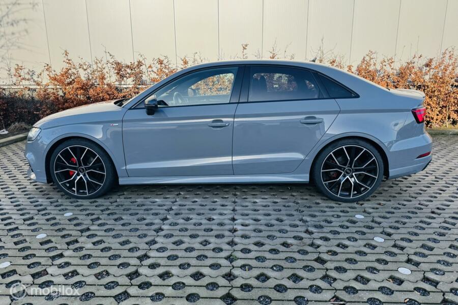 Audi A3 Limousine 2.0TDI 3xSline virtueel cockpit rs stoelen