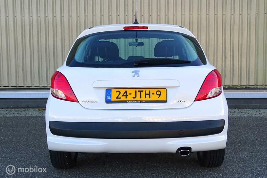 Peugeot 207 1.6 VTi Première