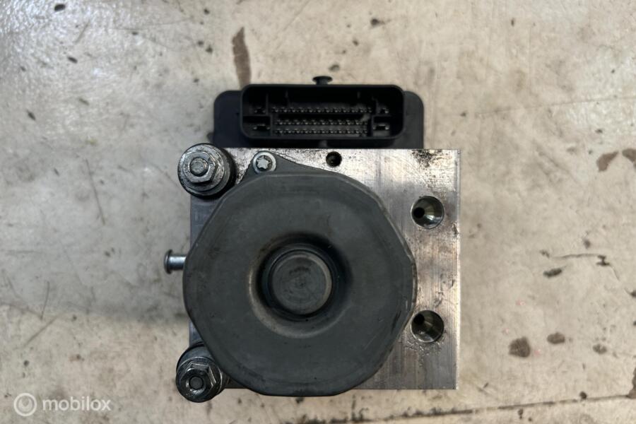 ABS pomp Opel Corsa E 1.2 ('15-'19) 95518041