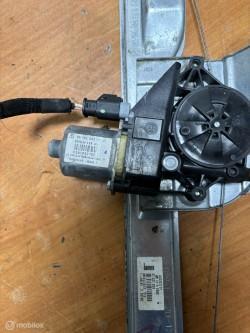 Motor raammechaniek rechtsvoor Peugeot 208 ('12->