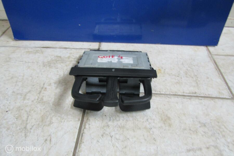 goed werkende Bekerhouder volkswagen vw golf 4 in dashboard