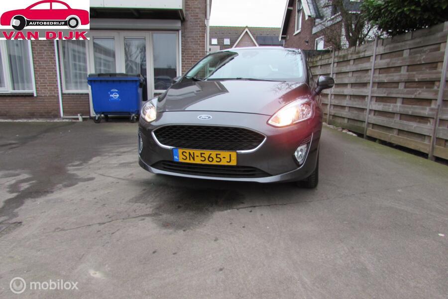 Ford Fiesta 1.1  Navi ,PDC, LM velgen