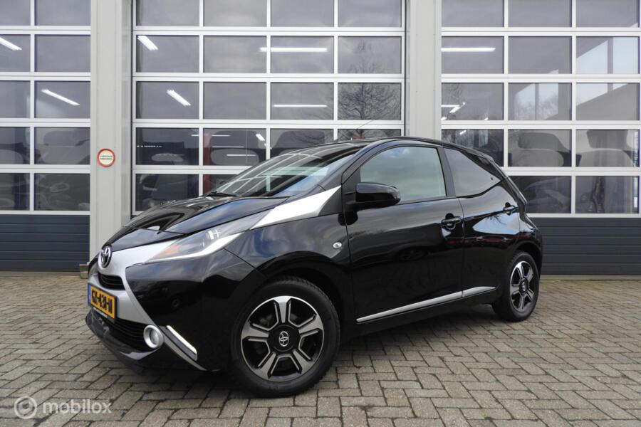 Toyota Aygo 1.0 VVT-i x-play , Camera , LED
