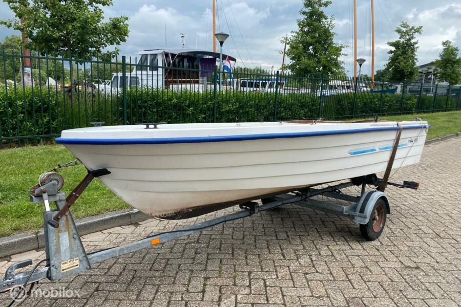 Wato 410 / Vis Toerboot / 5 pk 4takt mercury motor / Trailer