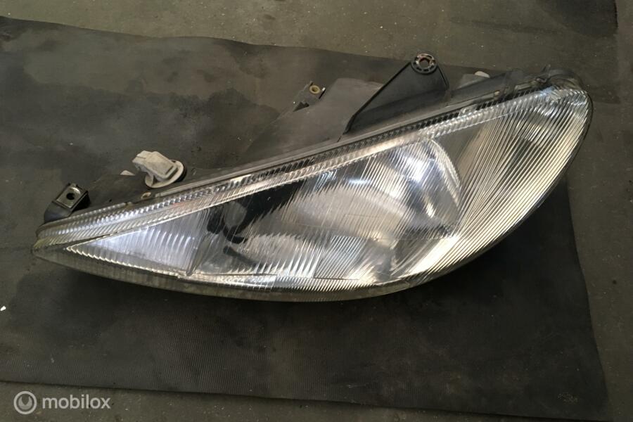 Koplamp links Peugeot 206 1.6-16V ('98-'09) 9640559580