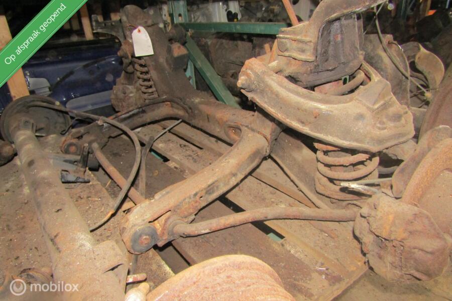 3x Vooras Opel Manta A bj '70-'75  kaal subframe