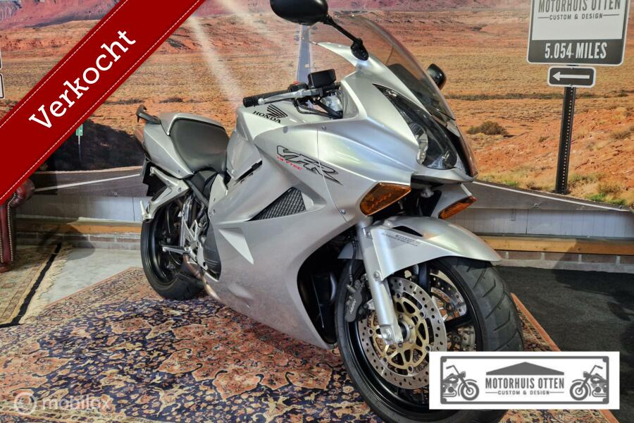 VERKOCHT Honda VFR 800 VTEC V4 INJECTIE FI VFR800
