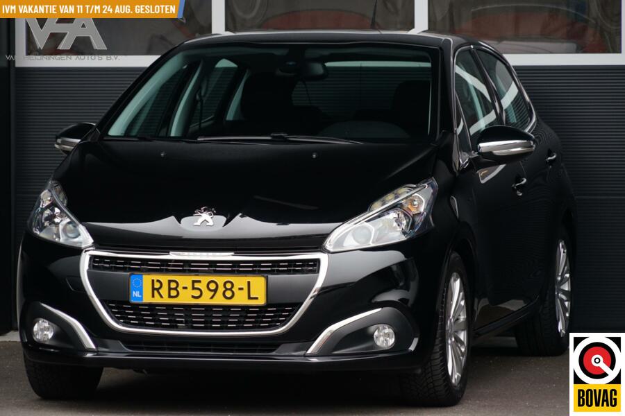 Peugeot 208 1.2 PureTech Blue Lease Executive, CarPlay, PDC