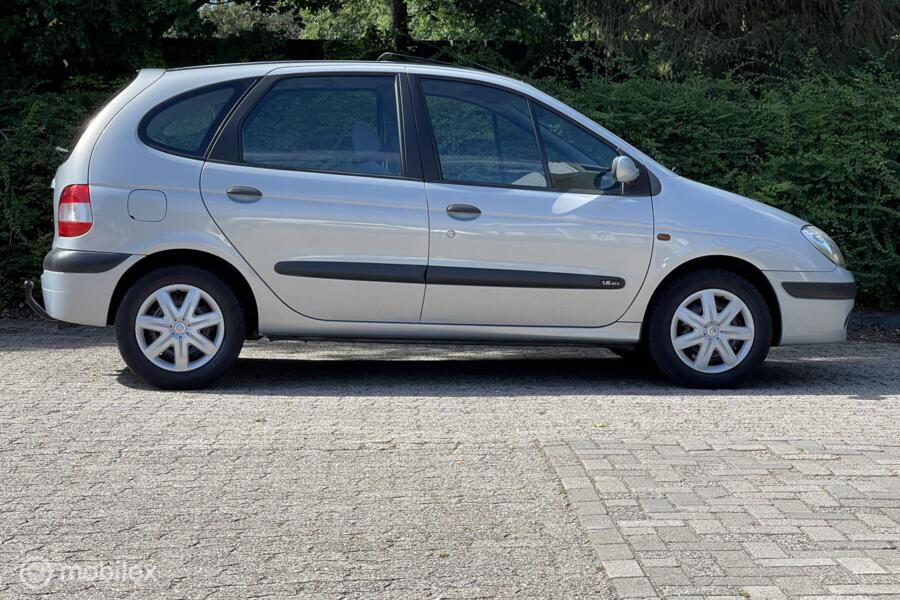 Renault Scenic 1.6-16V RXT