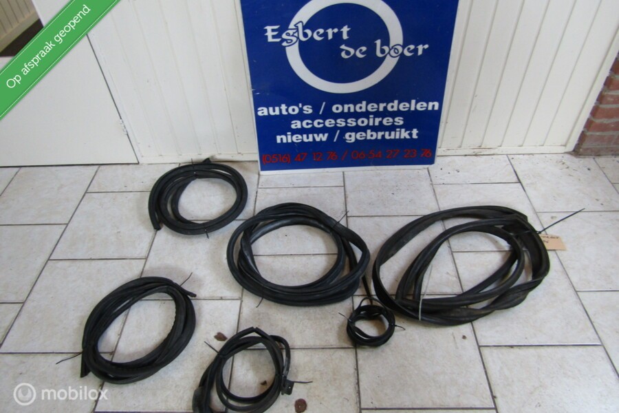 Raamrubber voorruit deurrubber kofferbakrubber Commodore B