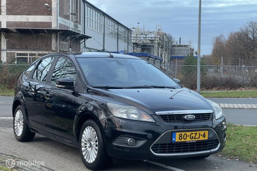 Ford Focus 1.6 Titanium | Lederen Bekleding | Full Options | Automatische airco | LM Velgen | Stoelve