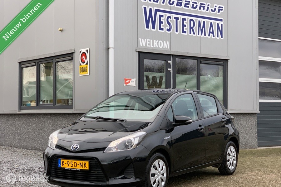 Toyota Yaris 1.5 Full Hybrid Aspiration Clima Bluetooth Cv etc.