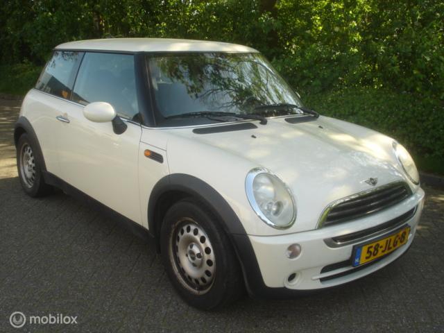 Mini Mini 1.6 I  90 PK  One Airco Stuurbekrachtiging defect