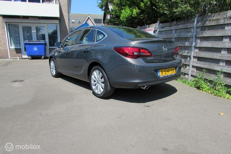 Opel Astra 1.4 Turbo Cosmo Automaat